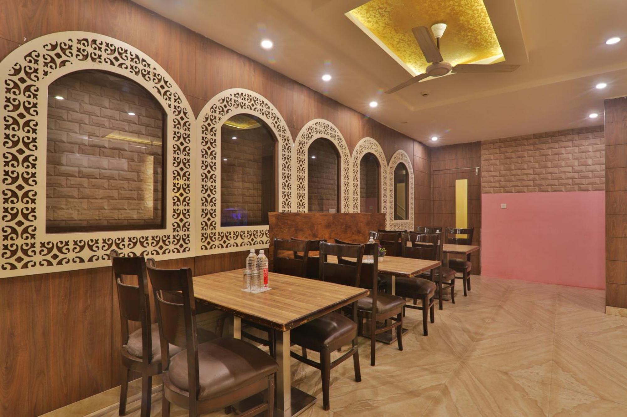 Hotel Janki Inn Sigra 2 Km From Kashi Vishwanath Dham Varanasi Exterior foto